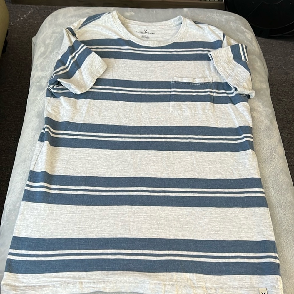 American Eagle tee